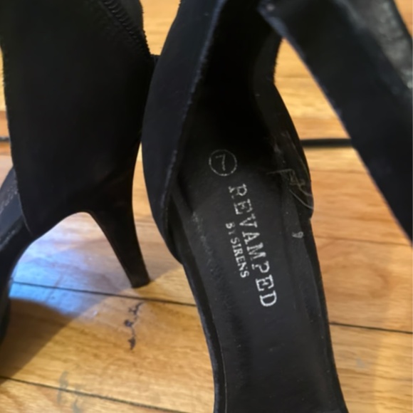 Black Open Toe Heels - Picture 2 of 2